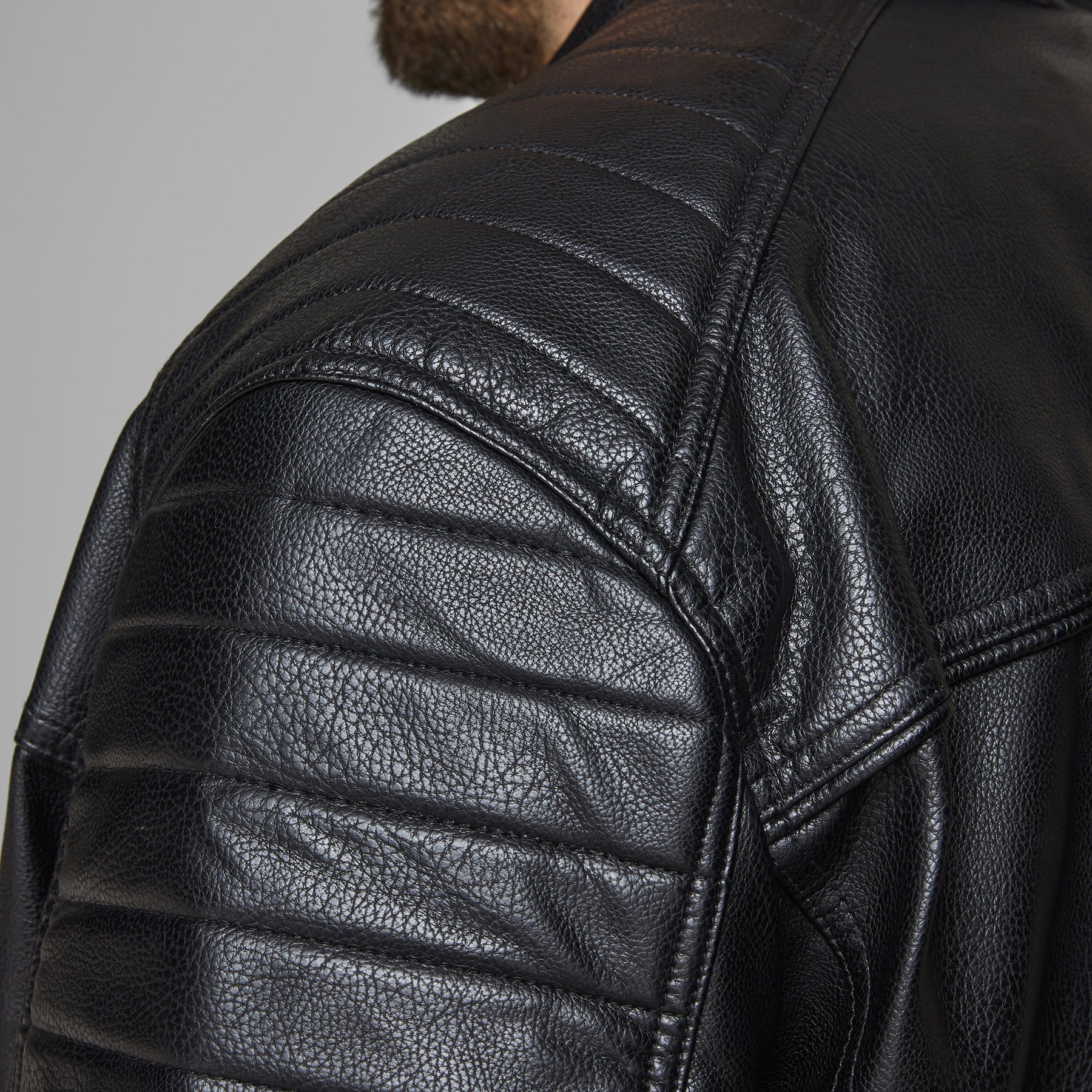 Manteau en cuir végane